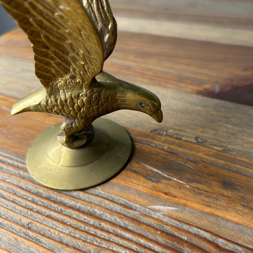 Vintage Brass Eagle Figurine‎ Statue Made In Taiwan Gold Bird Sculpture Decor - Picture 4 of 9